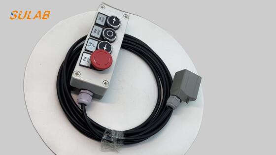 Kotak kontrol inspeksi eskalator TKE dengan tombol berhenti darurat, tampilan kode kesalahan secara real-time dan standar keselamatan EN 81-20