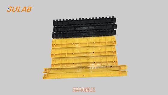 High-grade ABS Plastic Escalator Step Demarcation Strip dengan 19-Tooth Snap-On Mounting dan High Brightness Yellow Safety Warning Edge untuk OTIS XAA455J1